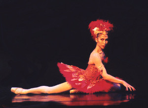 The Royal Ballet's Leanne Benjamin as The Firebird, photo y Dee Conway/Royal Ballet