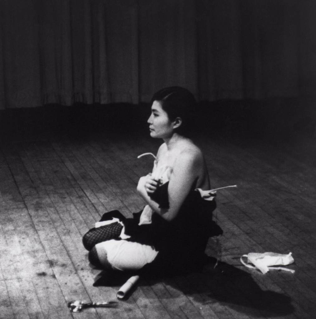 Yoko Ono in Cut Piece (1964) Carnegie Recital Hall, 1965. Photo © Minoru Niizuma. Courtesy Lenono Photo Archive, New York 